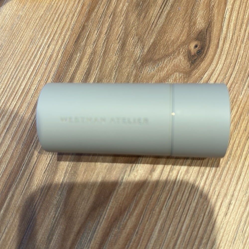 Lipsticks from Westman Atelier (mini and full sizes) and Lancome lip gloss - Picture 4 of 11